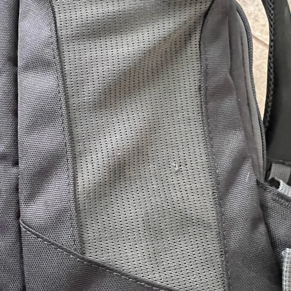 Lowepro Camera Backpack - Picture 5 of 6
